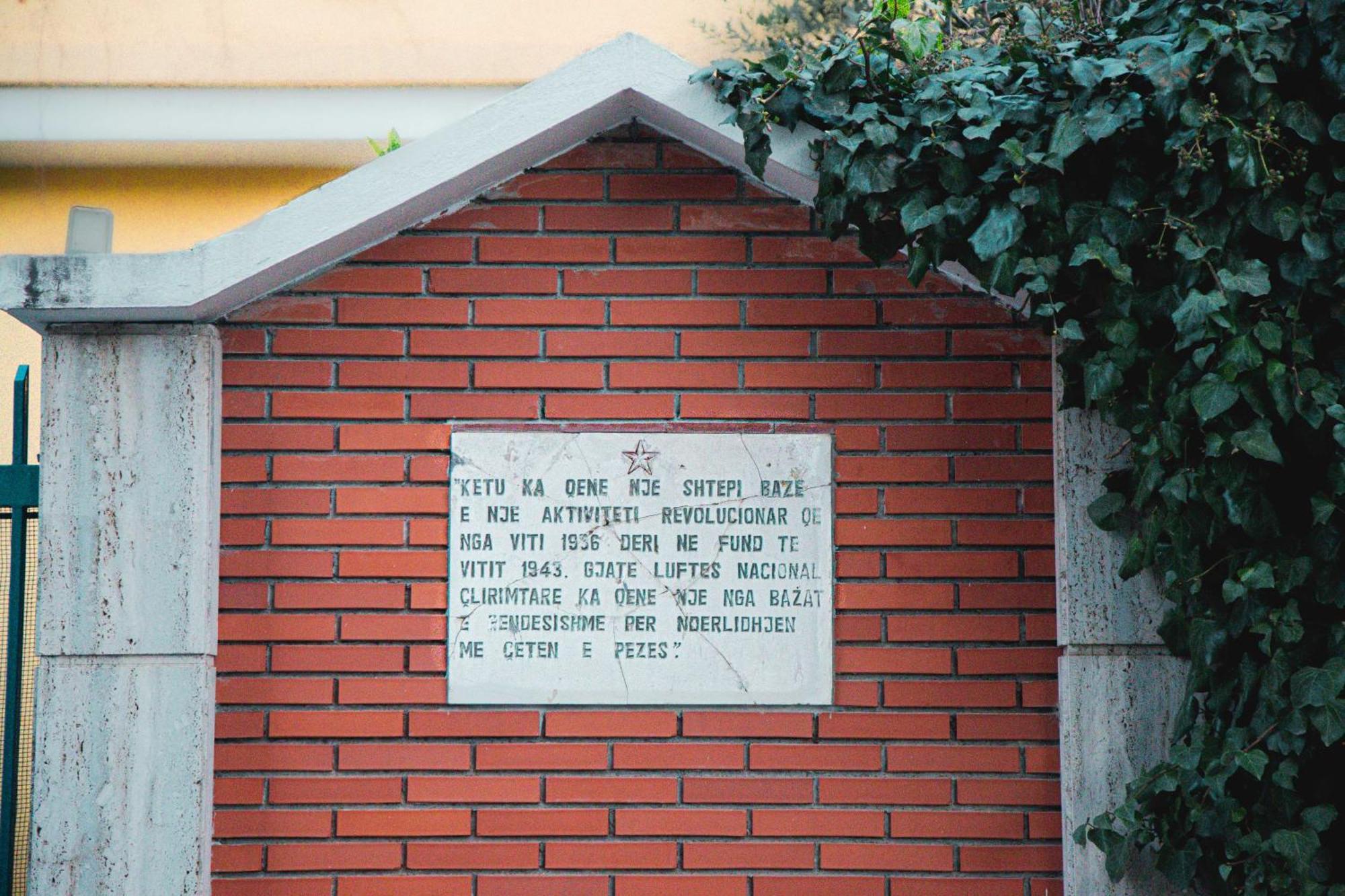 Blue Door Hostel Tirana Exterior foto